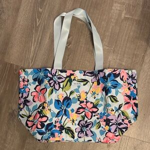 Vera Bradley Lighten Up Large Family Tote in Marian Floral